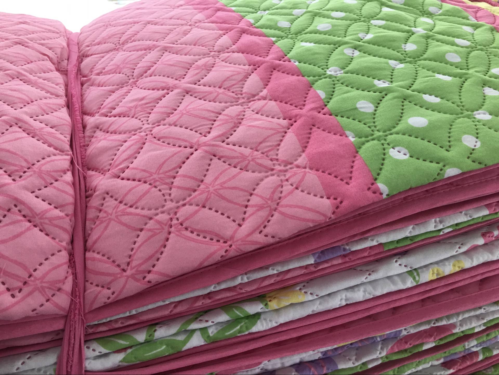 2.4M全自動夏涼被成型一體機 HD-JM39 2.4M全自動夏涼被成型一體機 HD-JM39