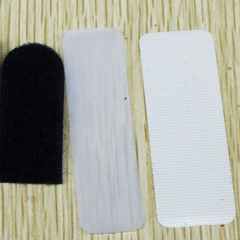 全自動(dòng)超聲波魔術(shù)貼剪切機(jī)HD-1406 全自動(dòng)超聲波魔術(shù)貼剪切機(jī)HD-1406