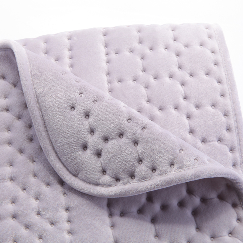 全自動(dòng)大型電熱毯布線焊接縫合機(jī)HD-1218 全自動(dòng)大型電熱毯布線焊接縫合機(jī)HD-1218