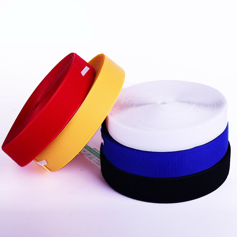 超聲波魔術(shù)貼分條機(jī)B款HD-1203 超聲波魔術(shù)貼分條機(jī)B款HD-1203