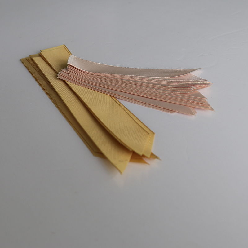 自動旋轉織帶剪切機 HD-1304 自動旋轉織帶剪切機 HD-1304