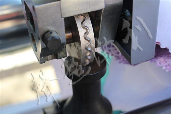 全自動<a href='http://m.wingedpower.com.cn/xingyezixun/698.html' target='1' style='font-size:14px; font-weight:bold; color:#ff0000;'>超聲波<a href='http://m.wingedpower.com.cn/xingyezixun/748.html' target='1' style='font-size:14px; font-weight:bold; color:#ff0000;'>裥棉機</a></a>